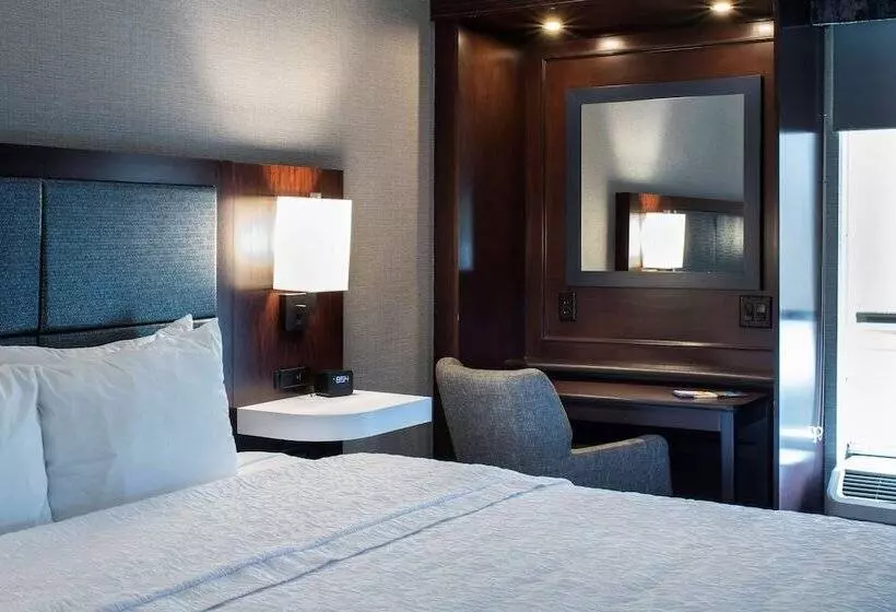 キングサイドベッドのスタンダードワンルーム, Hampton Inn & Suites Chicago/lincolnshire