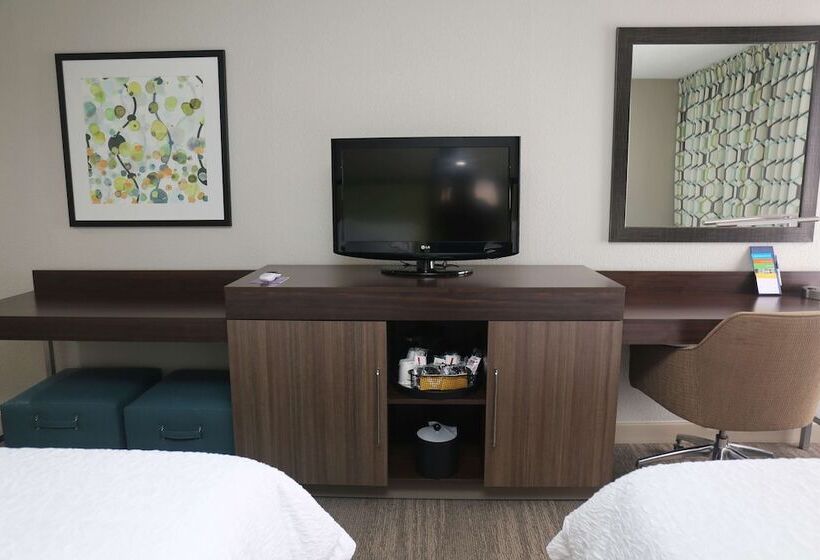带2个双人床的标准工作室, Hampton Inn Sumter