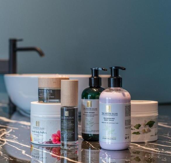 Студия Стандарт, Pinacota Suites Athens