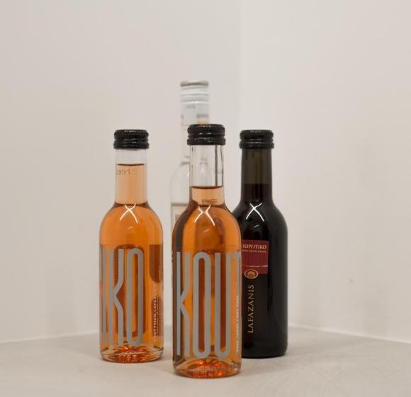 Студия Стандарт, Pinacota Suites Athens