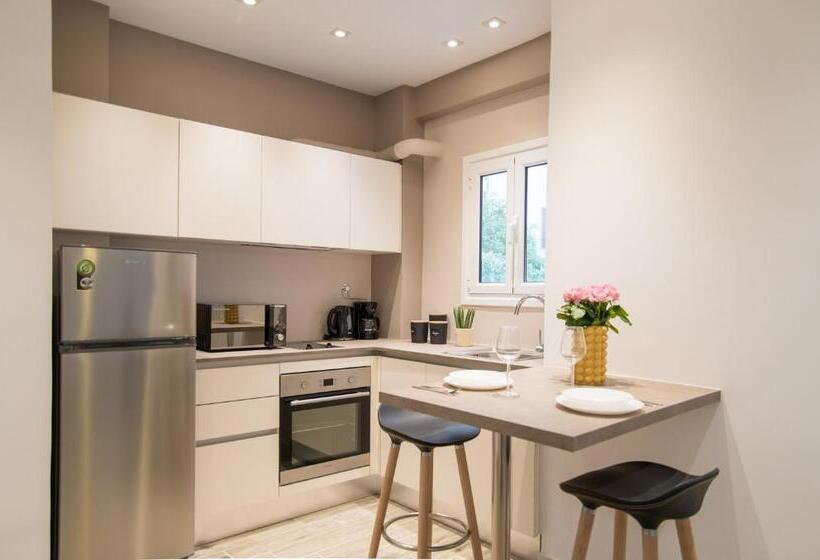 Студия Стандарт, Pinacota Suites Athens