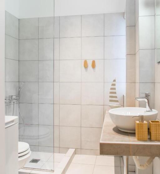 Студия Стандарт, Pinacota Suites Athens
