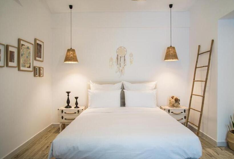 Студия Стандарт, Pinacota Suites Athens