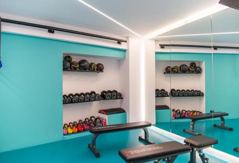 Escritório Estándar, Pinacota Suites Athens
