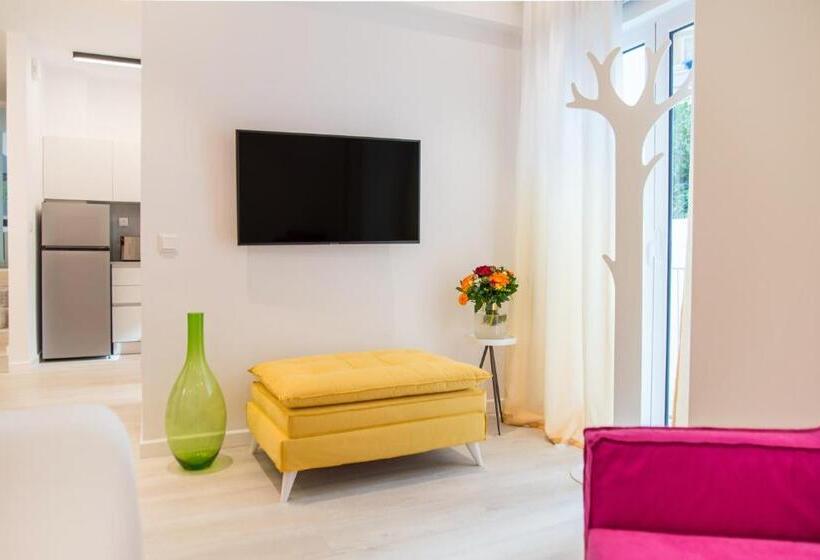 Апартаменты 1 Спальня Нижний Этаж, Pinacota Suites Athens