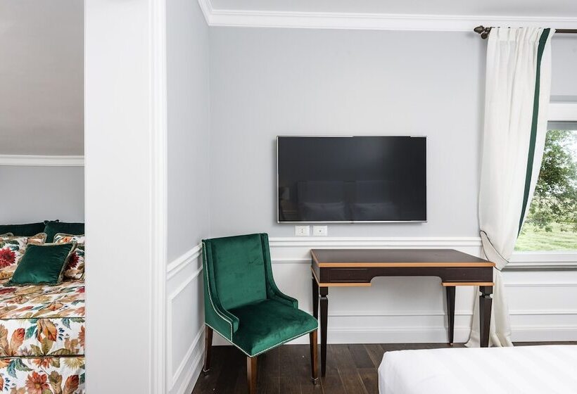 سوییت جونیور با بالکن, Casa Tua Spa Resort