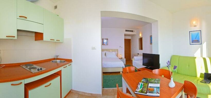 إستوديو كومفورت, Villa Medic