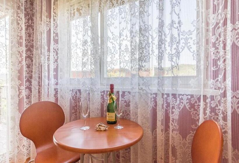 شقة غرفة واحدة, Apartments Kostović 1943