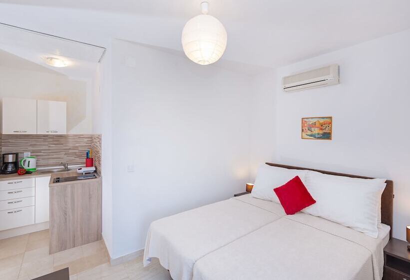 استوديو سوبيريور مطل على البحر, Apartments Elica