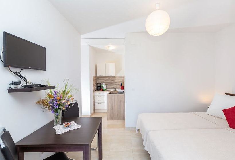 استوديو سوبيريور مطل على البحر, Apartments Elica