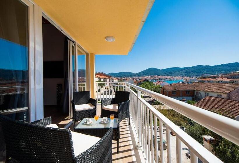 آپارتمان 2 خوابه با چشم‌انداز دریا, Apartments Sunshine Home