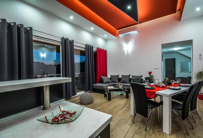 شقة غرفتين مطلة على البحر, Apartments Sunshine Home