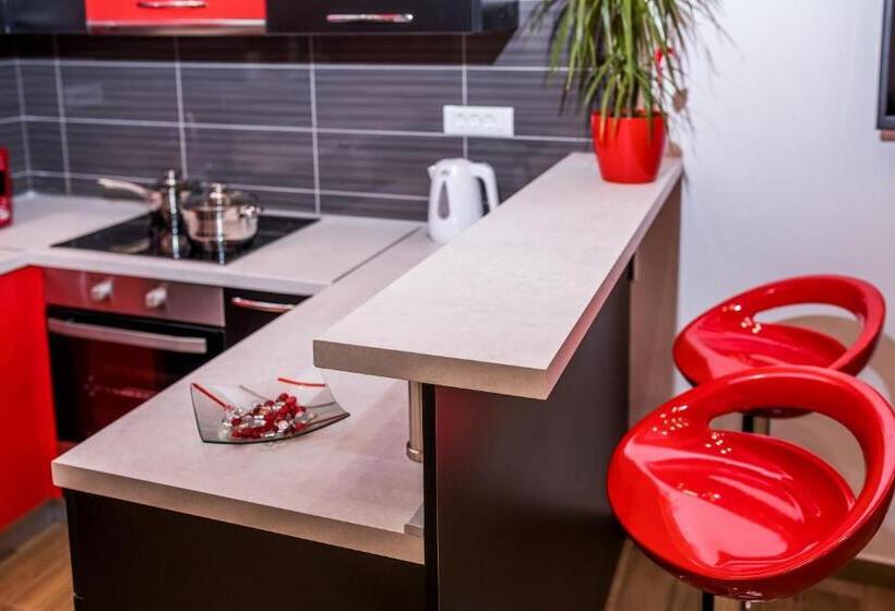 شقة غرفتين مطلة على البحر, Apartments Sunshine Home