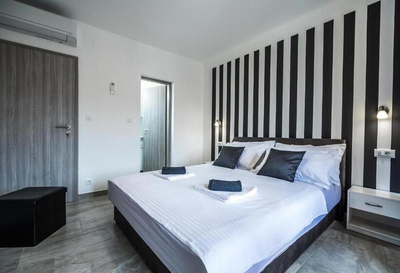 غرفة قياسية مزوَّدة بشُرفة, Apartments Sunshine Home