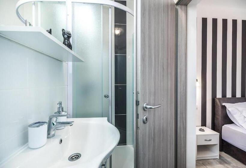 غرفة قياسية مزوَّدة بشُرفة, Apartments Sunshine Home