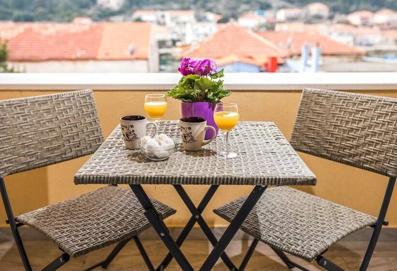 غرفة قياسية مزوَّدة بشُرفة, Apartments Sunshine Home