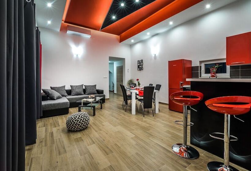 شقة غرفتين مطلة على البحر, Apartments Sunshine Home