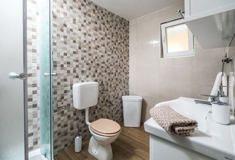 شقة غرفتين مطلة على البحر, Apartments Sunshine Home