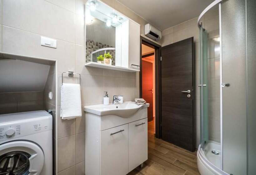 آپارتمان 2 خوابه با چشم‌انداز دریا, Apartments Sunshine Home