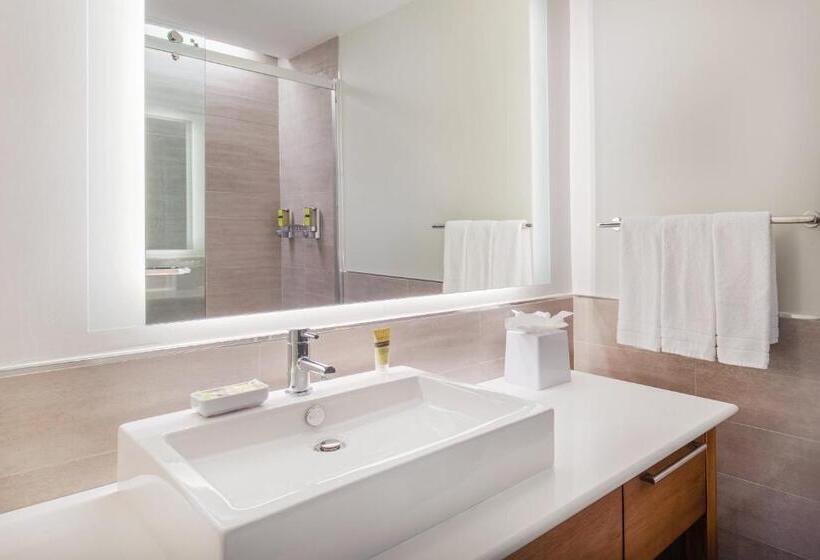 غرفة قياسية سرير كينج, Element Chelmsford