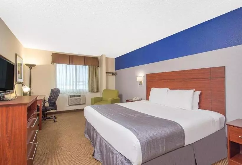 اتاق استاندارد با تخت بزرگ, Baymont By Wyndham Dubuque