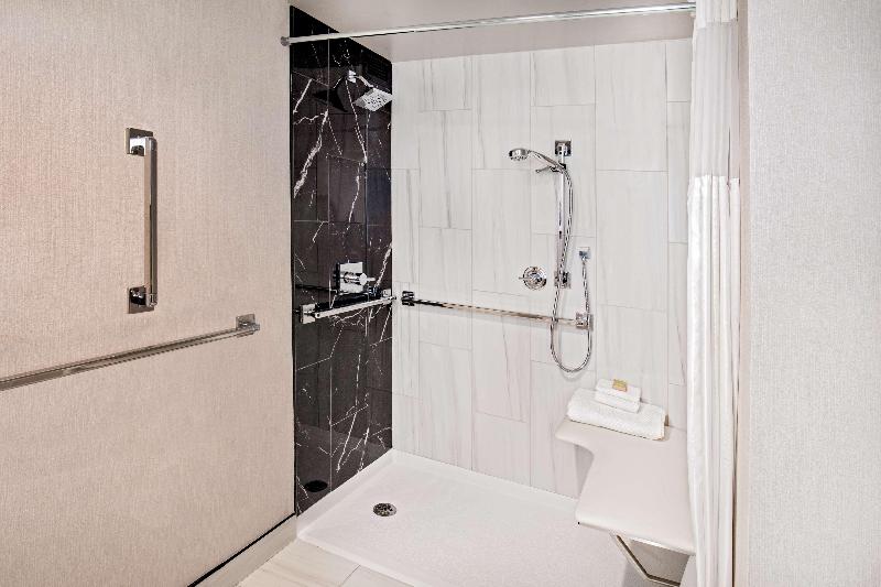 اتاق استاندارد با تخت بزرگ, Doubletree By Hilton Washington Dc North/gaithersburg