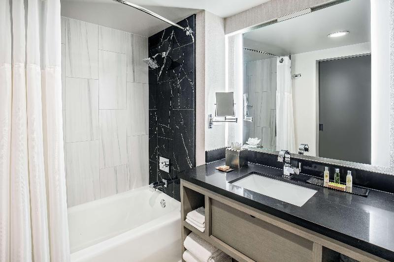 اتاق استاندارد با تخت بزرگ, Doubletree By Hilton Washington Dc North/gaithersburg