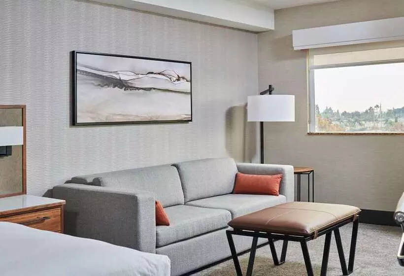 キングサイズベッドのスイートルーム, Doubletree By Hilton Washington Dc North/gaithersburg