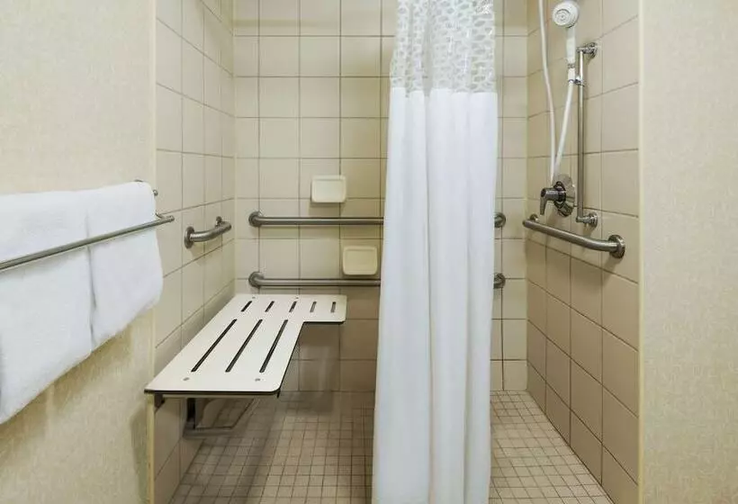 身障者適用スタンダードルーム, Hampton Inn Charlotteuniversity Place