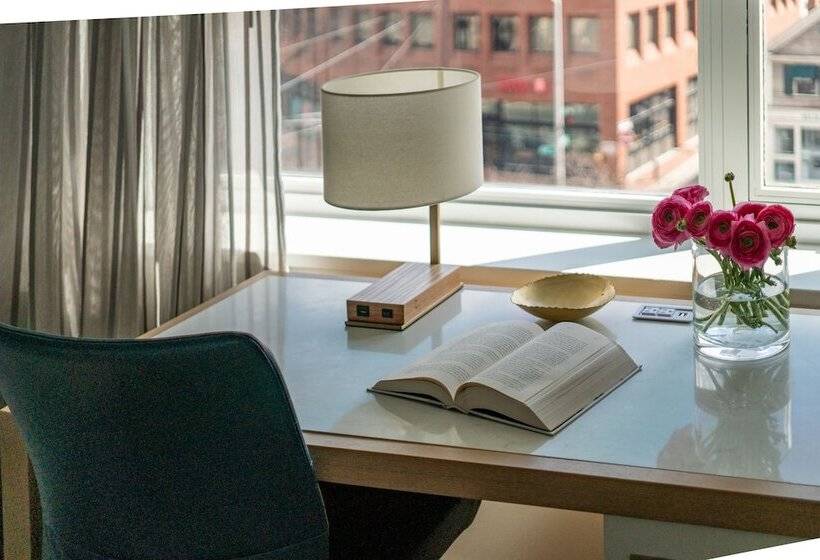 غرفه قياسيه سريرين مزدوجين, Harvard Square