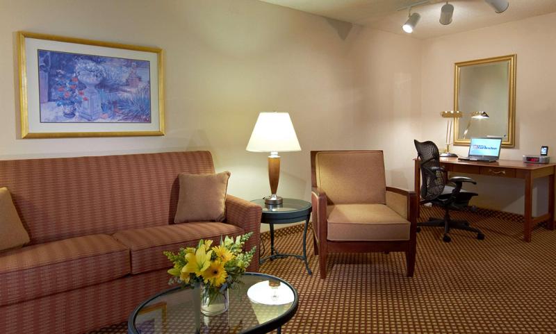 מיטת קינג בסוויטה, Hilton Garden Inn Denver Airport