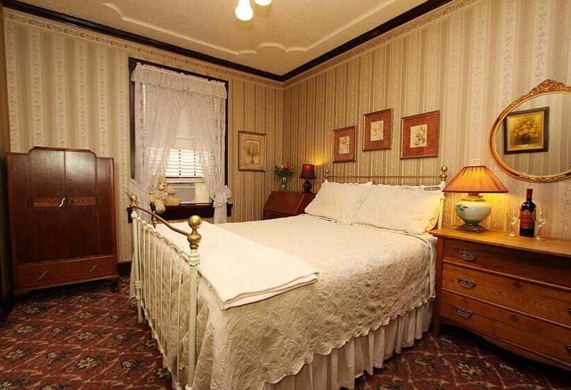 豪华房间, The National