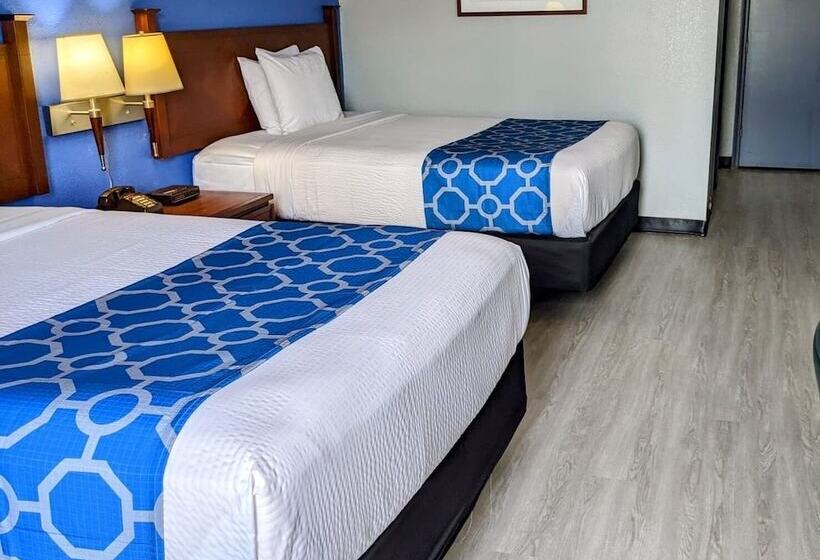 ２ダブルベッドのスタンダードルーム, Howard Johnson by Wyndham Hannibal