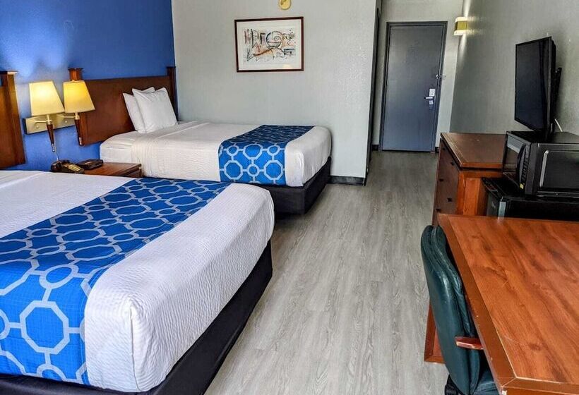 ２ダブルベッドのスタンダードルーム, Howard Johnson by Wyndham Hannibal