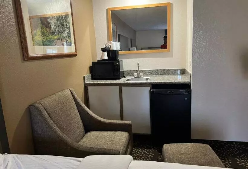 キングサイズベッドのスタンダードルーム, Clarion Pointe Wenatchee