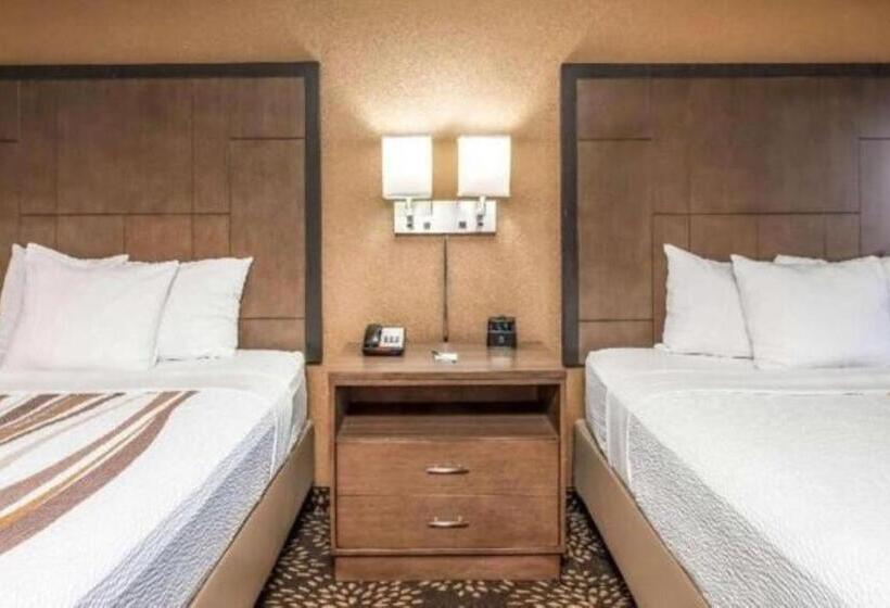 Четырехместный Номер Стандарт, Clarion Pointe Wenatchee