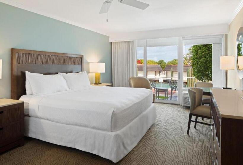 适合残疾人士使用的带超级大床的标准间, Opal Key Resort & Marina