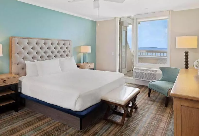 سوئیت با تخت بزرگ, Opal Key Resort & Marina