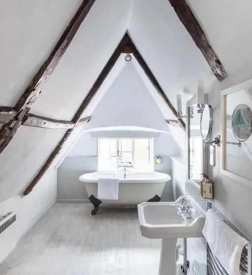 Habitació Estàndard, Crown