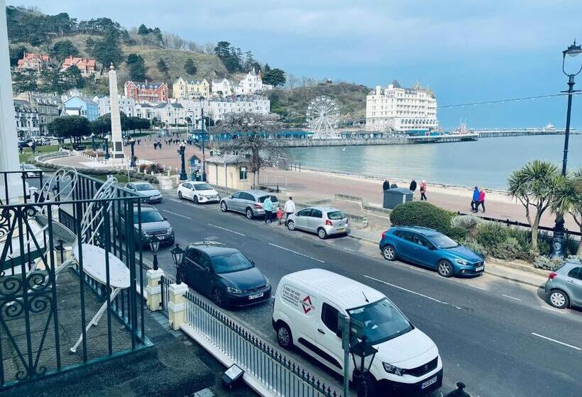 스탠다드 룸 킹사이즈 침대, Merrion