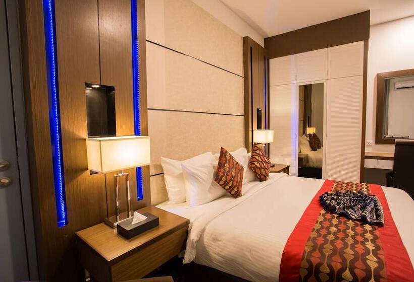 سوییت, Adya Hotel Chenang
