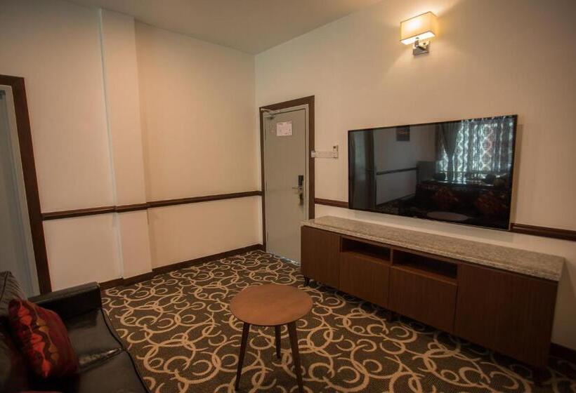 スイート, Adya Hotel Chenang