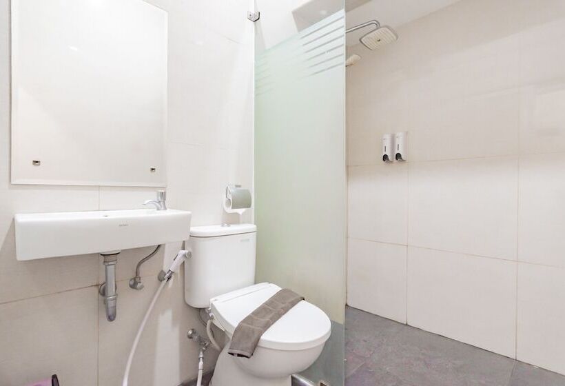 غرفة ديلوكس, Reddoorz Plus @ Point Phila Cihampelas