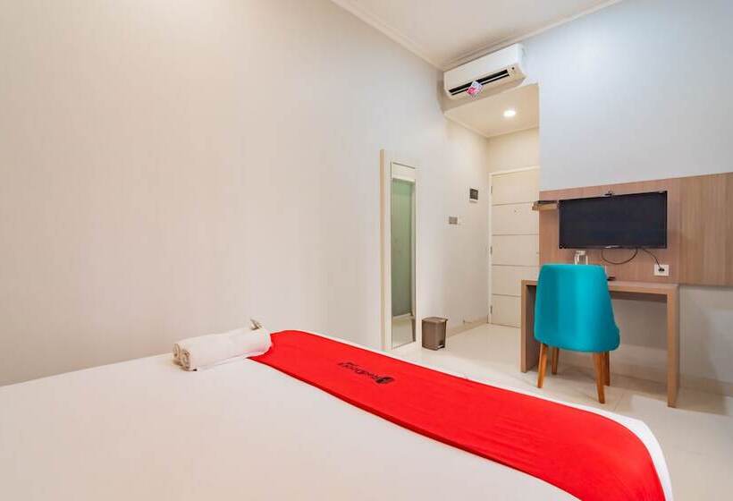Номер Deluxe, Reddoorz Plus @ Point Phila Cihampelas