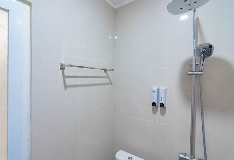 غرفة إقتصادية, Reddoorz Plus @ Point Phila Cihampelas