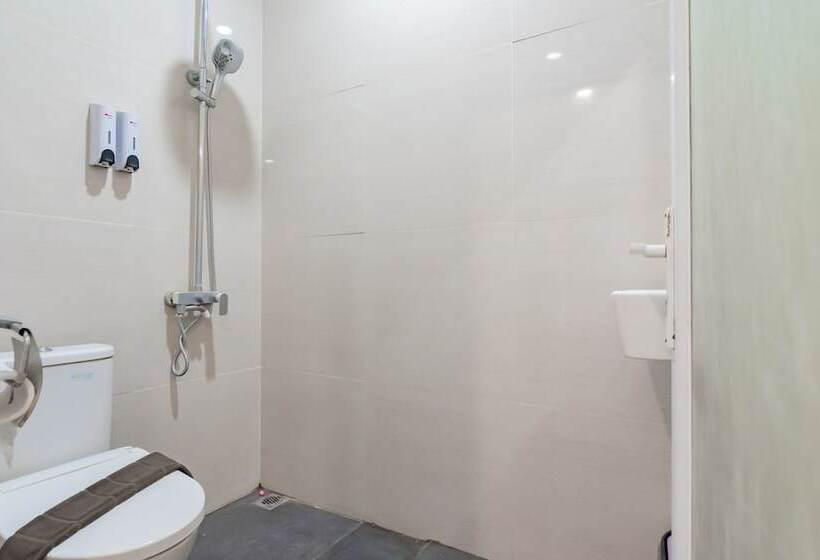 غرفة إقتصادية, Reddoorz Plus @ Point Phila Cihampelas