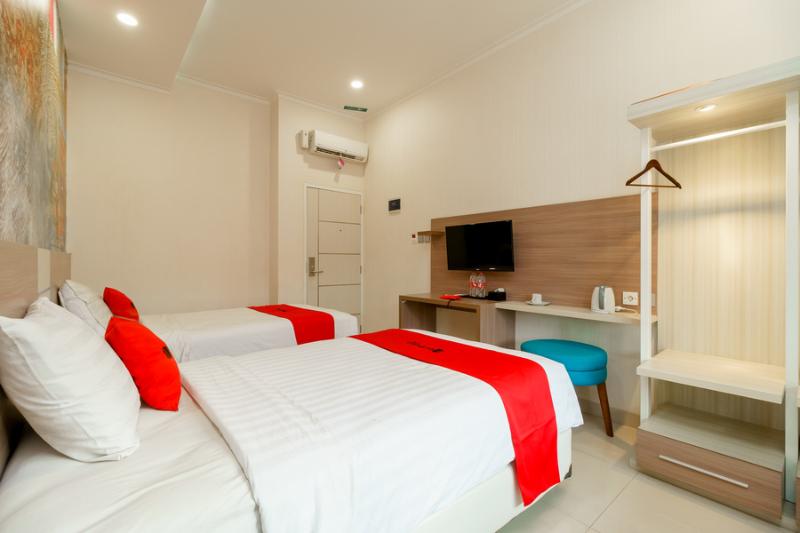 غرفة ديلوكس, Reddoorz Plus @ Point Phila Cihampelas