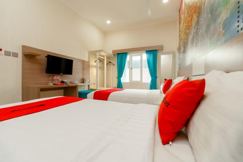 غرفة ديلوكس, Reddoorz Plus @ Point Phila Cihampelas