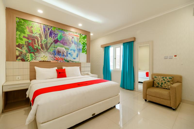 جناح, Reddoorz Plus @ Point Phila Cihampelas