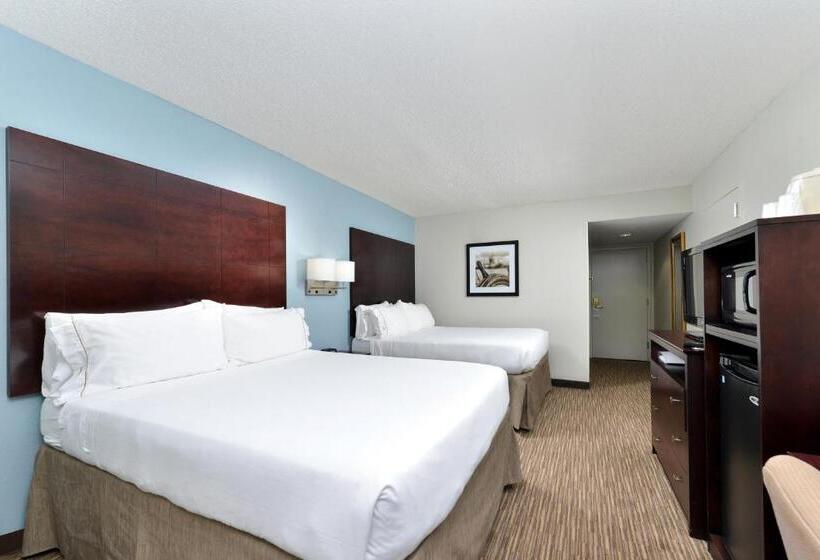 חדר סטנדרט שתי מיטות זוגיות, Holiday Inn Express Hotel & Suites Tampa Rocky Point Island, An Ihg